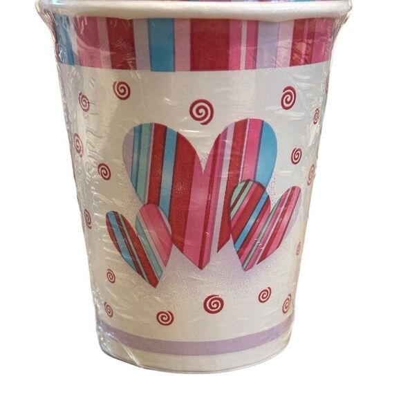 Vintage pkg. of NEW Valentine Hearts & Stripes Hot/Cold 9oz. pack of 14 cups - Picture 3 of 4